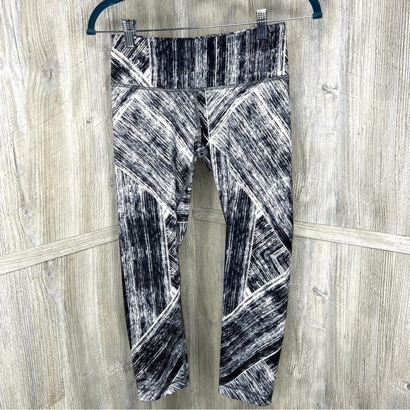 Lululemon Roll Down Leggings Heat Wave - Picture 2 of 6